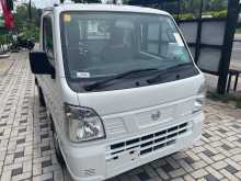 Nissan NV100 2024 Van