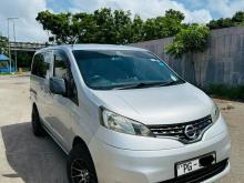 Nissan NV200 2011 Van