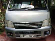 Nissan QD 32 2001 Van