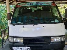 Nissan QD 32 2003 Van
