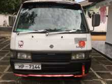 Nissan QD Caravan 1999 Van