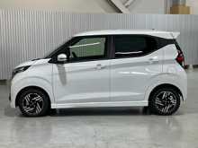 https://riyasewana.com/uploads/nissan-roox-highway-2023-3012115112783.jpg
