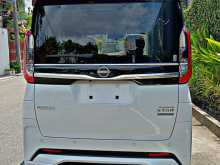 https://riyasewana.com/uploads/nissan-roox-highway-71132124453.jpg