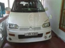 Nissan Serena 1992 Van