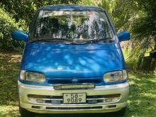 Nissan Serena 1992 Van