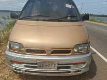 Nissan Serena 1995 Van