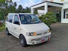 Nissan Serena 1997 Van