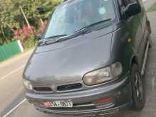 Nissan Serena 2000 Van