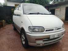 Nissan Serena 2001 Van