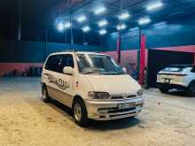 Nissan Serena 2002 Van