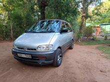 Nissan Serena 2000 Van