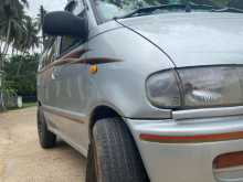 Nissan Serena 1998 Van