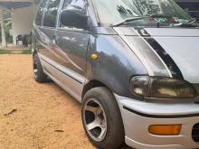 Nissan Serena 1992 Van