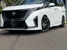 Nissan SERENA E POWER 2025 Van