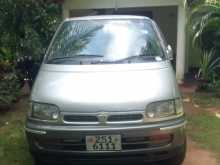 Nissan Serena Largo 1992 Van