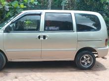 Nissan Serina 1993 Van
