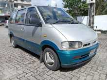 Nissan Serena 1993 Van