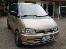 Nissan Serena 1999 Van