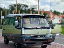 Nissan TD27 GLL Caravan 1994 Van