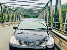 Nissan Tiida 2005 Car