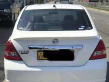 https://riyasewana.com/uploads/nissan-tiida-latio-2004-2814273412072.jpg
