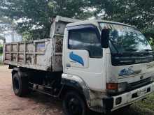 Nissan Tipper 2000 Lorry