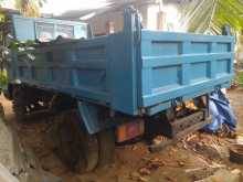 https://riyasewana.com/uploads/nissan-tipper-1993-310061412574.jpg