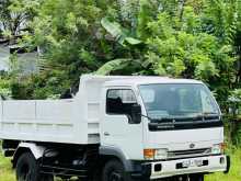 Nissan Tipper 1996 Lorry