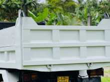 https://riyasewana.com/uploads/nissan-tipper-1996-2720050712783.jpg