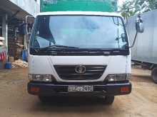 Nissan Ud 2001 Lorry