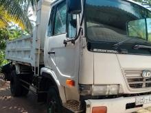 Nissan UD 2003 Lorry