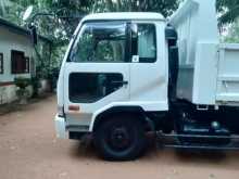 https://riyasewana.com/uploads/nissan-ud-30947294953.jpg