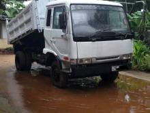 Nissan UD 1995 Lorry