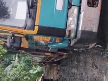 https://riyasewana.com/uploads/nissan-ud-boom-18802166933.jpg