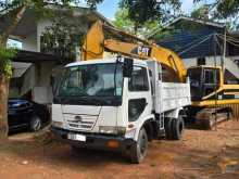 Nissan UD Dump Truck 2001 Lorry