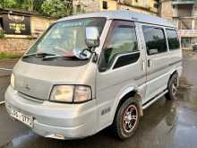 Nissan Vanette 2000 Van