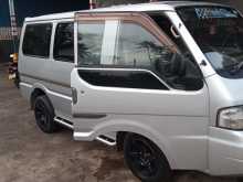 Nissan Vanette 2000 Van