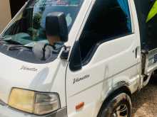 Nissan Vanette 2002 Van