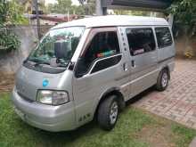 Nissan Vanette 2000 Van