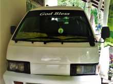 Nissan Vannet 1990 Van