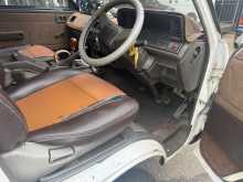 https://riyasewana.com/uploads/nissan-vannette-1995-422574512033.jpg
