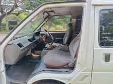 https://riyasewana.com/uploads/nissan-venat-141049104372.jpg