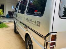 Nissan Vanette 2000 Van