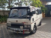 Nissan Vrg 1985 Van