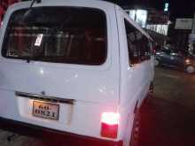 Nissan Vrg 1987 Van