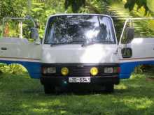 Nissan Vrg 1980 Van