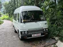 Nissan Vrg 1983 Van