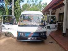 Nissan Vrg 1983 Van
