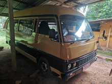 Nissan Vrg 1986 Van