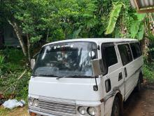 Nissan Vrg 1982 Van